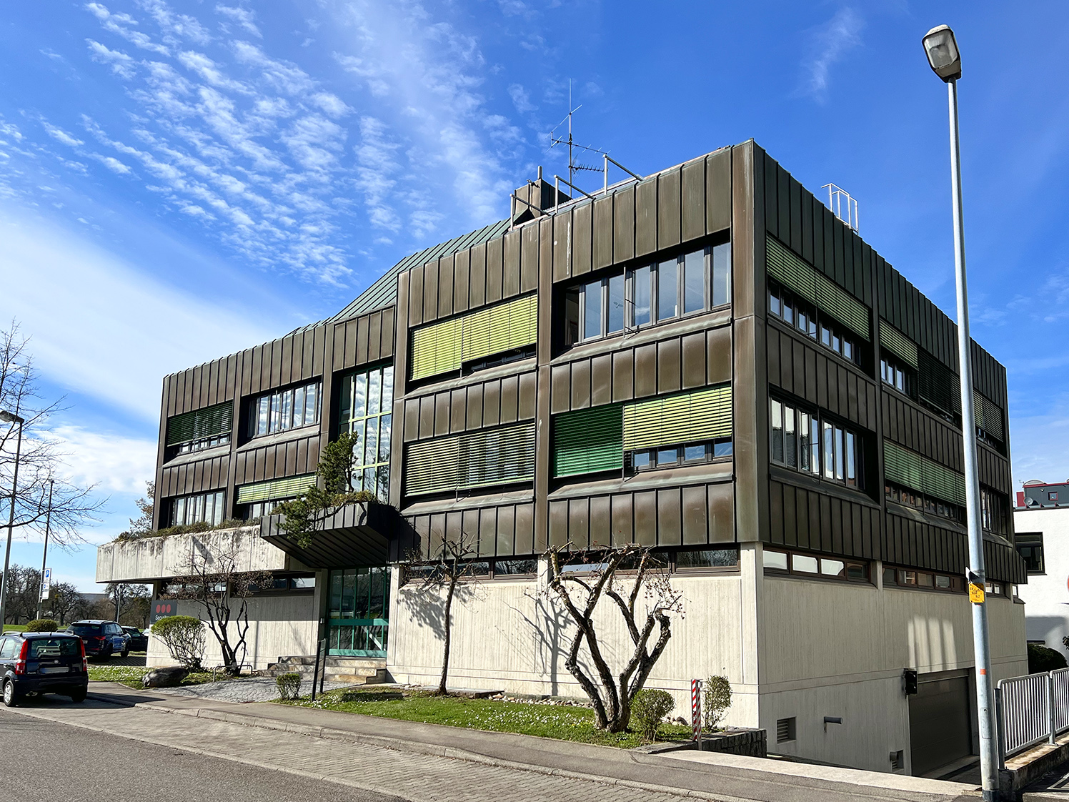 Büro und Produktionsgebäude